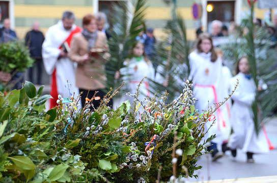 Palmweihe am Palmsonntag in Sch&ouml;rfling (Bezirk V&ouml;cklabruck, Ober&ouml;sterreich) - Palm consecration on Palm Sunday in Sch&ouml;rfling (V&ouml;cklabruck district, Upper Austria)