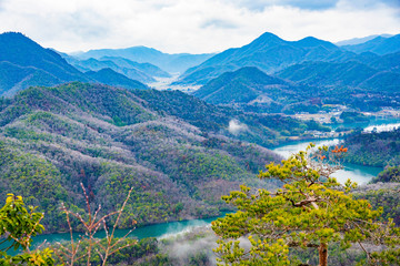 兵庫県・山波の朝、春を待つ風景
