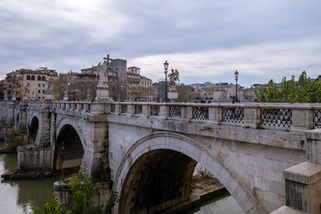 Obraz premium old bridge in rome italy