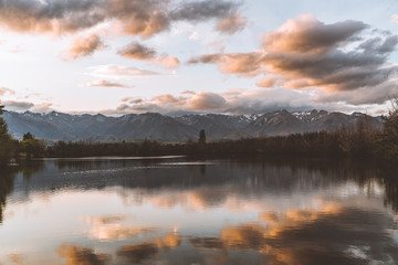 Fototapeta premium sunset over lake