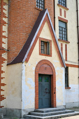 Features of residential buildings in European towns