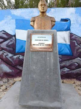 Busto San Mart&iacute;n