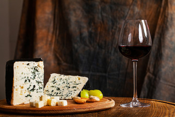 Gorgonzola piccante Italian blue cheese, made from unskimmed cow's milk.