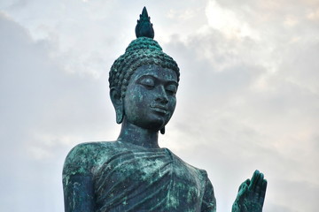 Fototapeta na wymiar Large Buddha posture statue 