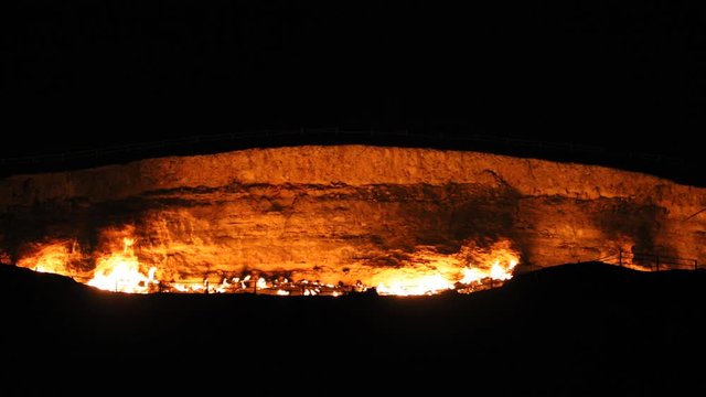 darvaza gas grater door to hell in Turkmenistan