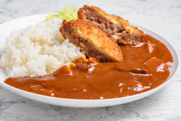 メンチカツカレー