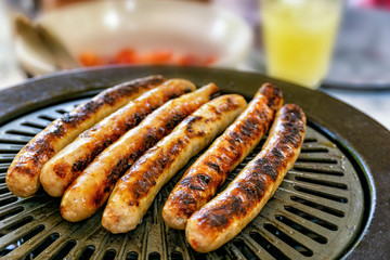 Wurstspezialitäten der Provence auf dem Grill