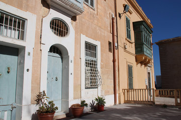 Fototapeta na wymiar houses at independence square in valletta in malta