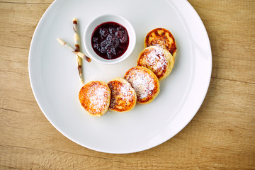 cottage cheese pancakes with berries sauce