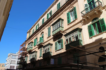 Fototapeta na wymiar flats buildings in valletta in malta