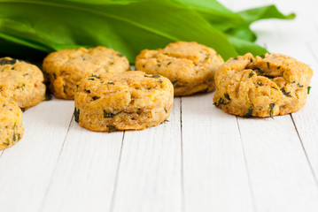 Scones with ramson leaves