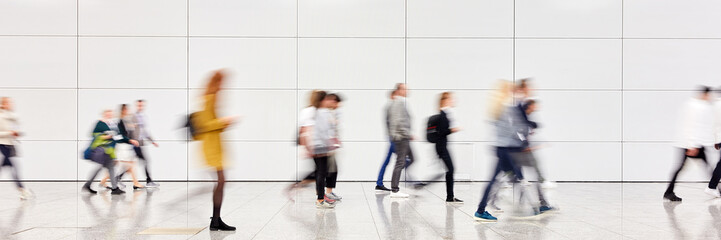 Obraz premium Panorama header with anonymous business people