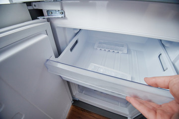 Open fridge freezer container - obrazy, fototapety, plakaty