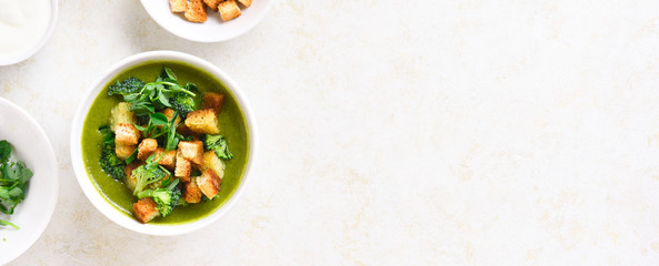 Healthy broccoli green pea soup