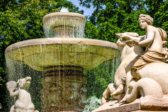 wittelsbacherbrunnen well in munich