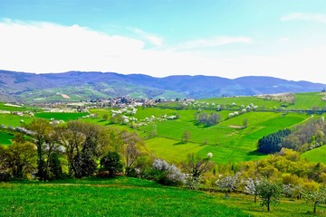 Obraz premium PAYSAGE MONTS DU LYONNAIS RHÔNE ALPES