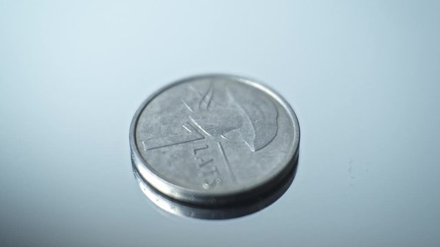 1 lats 2004 - Mushroom Closeup Coin of the Latvian republic