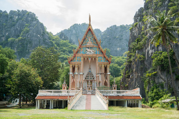 ASIA THAILAND PRANBURI WAT KHAO DAENG