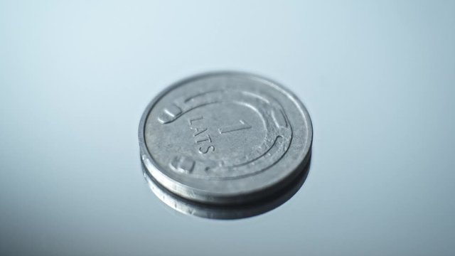 1 lats 2010 - Horseshoe down Closeup Coin of the Latvian republic