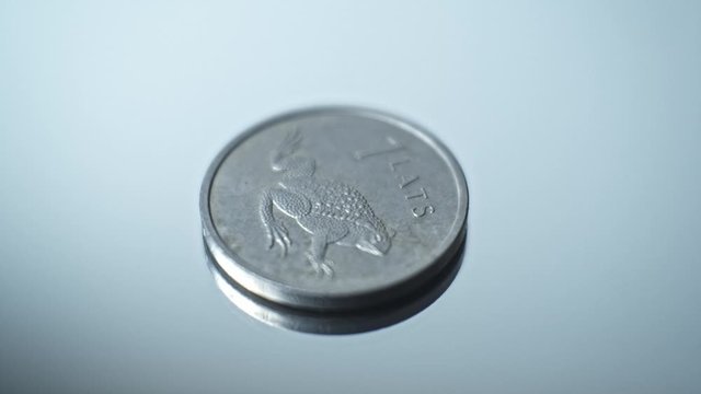 1 lats 2010 - Toad Closeup Coin of the Latvian republic