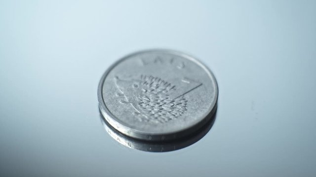 1 lats 2012 - Hedgehog Closeup Coin of the Latvian republic