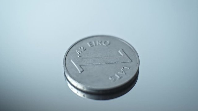 1 lats 2013 - Parity coin Closeup Coin of the Latvian republic