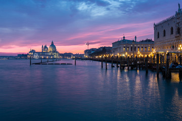 Fototapeta premium Venice sunset over the river