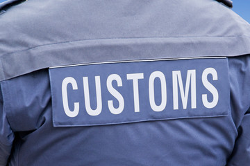 customs officer,  (symbol image)