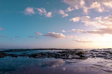 Obraz premium Sonnenuntergang am Strand in der Karibik