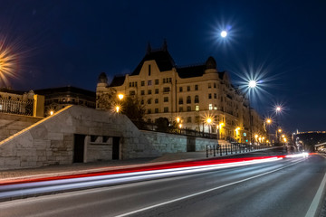 Fototapeta na wymiar night view of street in Budapest