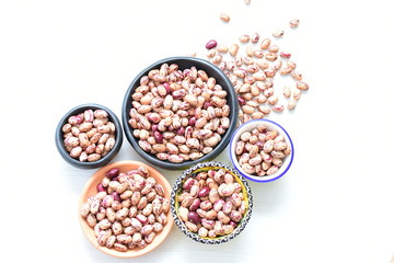 Raw bean grains (Phaseolus vulgaris) displayed in bowl