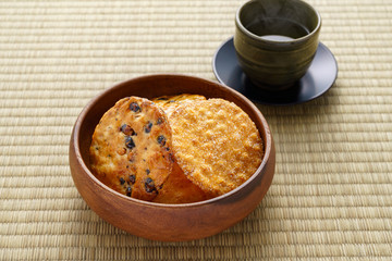 煎餅とお茶