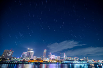 【神奈川県横浜市】横浜みなとみらい 星の軌跡