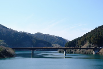 風景　山　湖　ダム