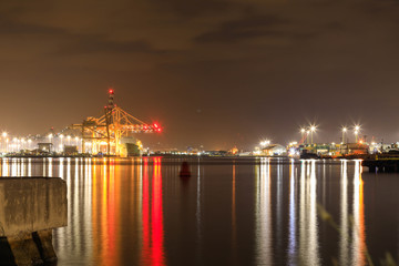 Fototapeta na wymiar industrial port at night