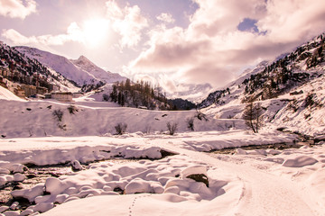 Schi Dorf Obergurgl in 2000 Höhenmetern im Winter, Tirol, Österreich,