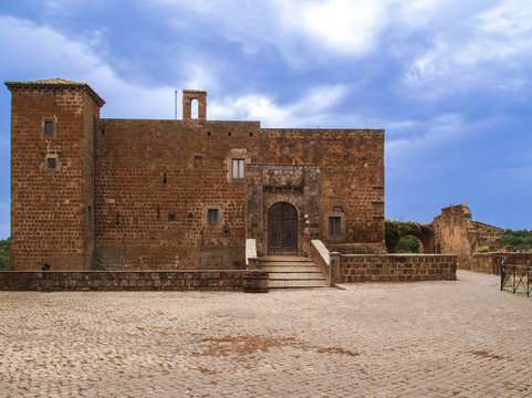 Celleno the square