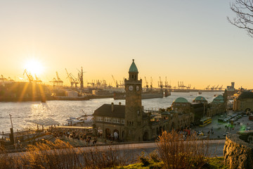 Fototapeta premium landungsbrücken at sunset in Hamburg, germany