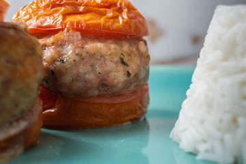 French farce tomatoes recipe (tomatoes stuffed with minced meat)