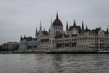 Obraz premium Budapest, Hungary - October 08, 2014: View of Budapest from the river