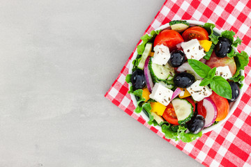 Green salad with tomato and fresh vegetables