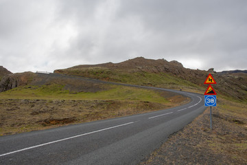 Fototapeta premium Icelandic countryside road