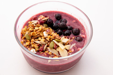 Smoothie bowl with friut and granola