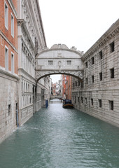 bridge of sighs in Venice Italy without people
