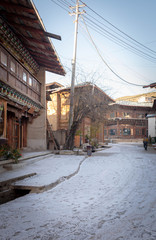 Naklejka premium snowy cityscape of shangri-la old town without people in china, 10/10/2019