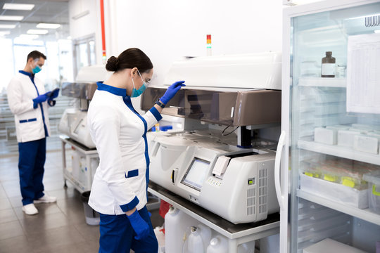 Female scientist doing molecular allergy diagnostics in lab