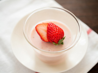 いちごミルクプリン