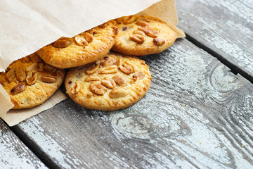Crunchy cookies with peanut - 328844344