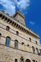 Fototapeta na wymiar Palazzo Comunale a Montepulciano, Siena
