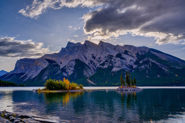 Lake Minnewanka Banff, Alberta Kanada travel destination